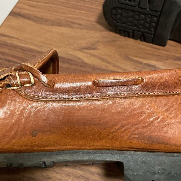 Allen Edmonds Nashua Classic Tassel Mens Leather Loafer in Cognac. Size 10D.